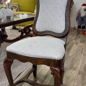 Silla estilo Luis XV – Madera tallada